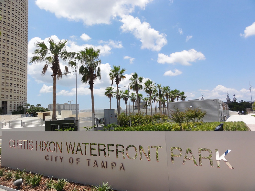 Valentine’s Day Date Ideas in Downtown Tampa at Curtis Hixon Waterfront Park, take a stroll for a date idea.